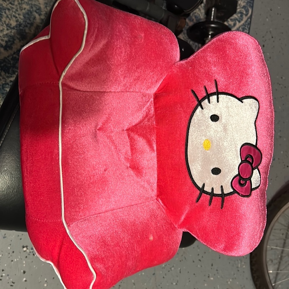HOST PICK‼️HELLO KITTY Build-A-Bear Workshop Bright Pink Chair Pillow Ages 3+
